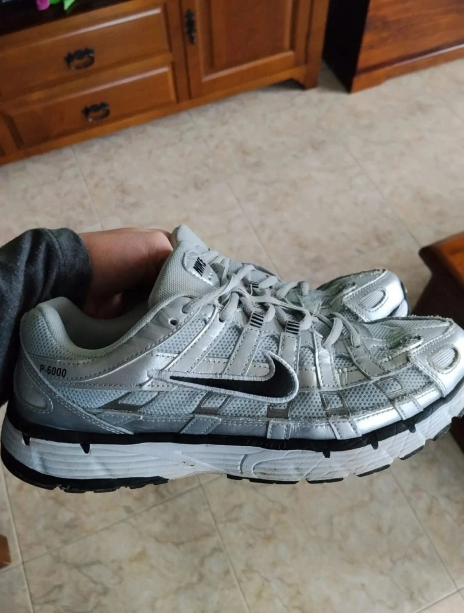 Nike P-6000 Plateadas 